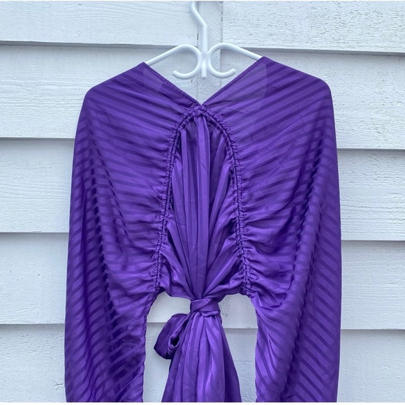 Asymmetrical top (revolve) - Picture 3 of 4